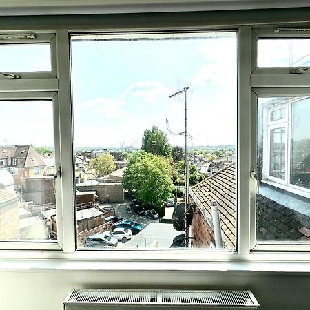 Stylish Modern, Private Apartment,15 Mins To Central London Hendon Buitenkant foto