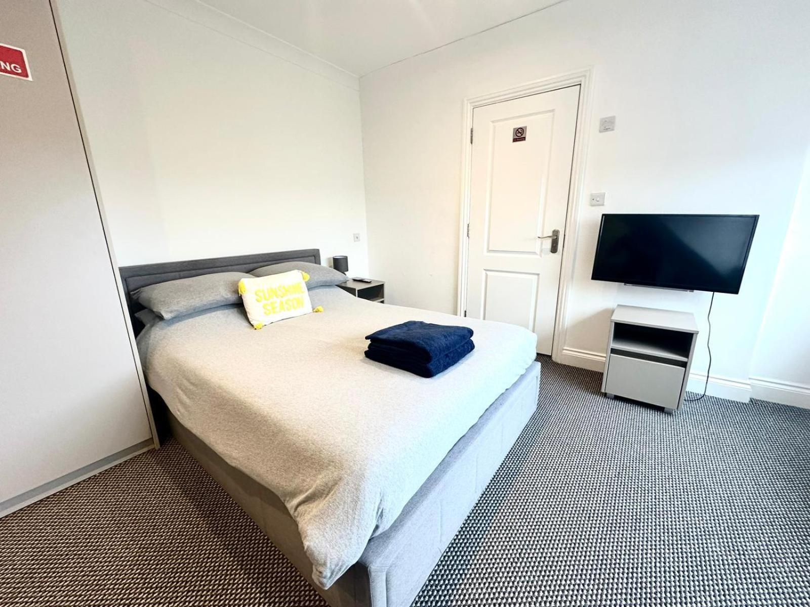 Stylish Modern, Private Apartment,15 Mins To Central London Hendon Buitenkant foto