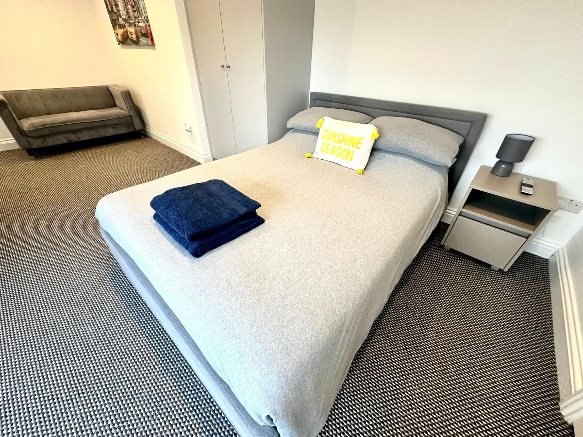 Stylish Modern, Private Apartment,15 Mins To Central London Hendon Buitenkant foto