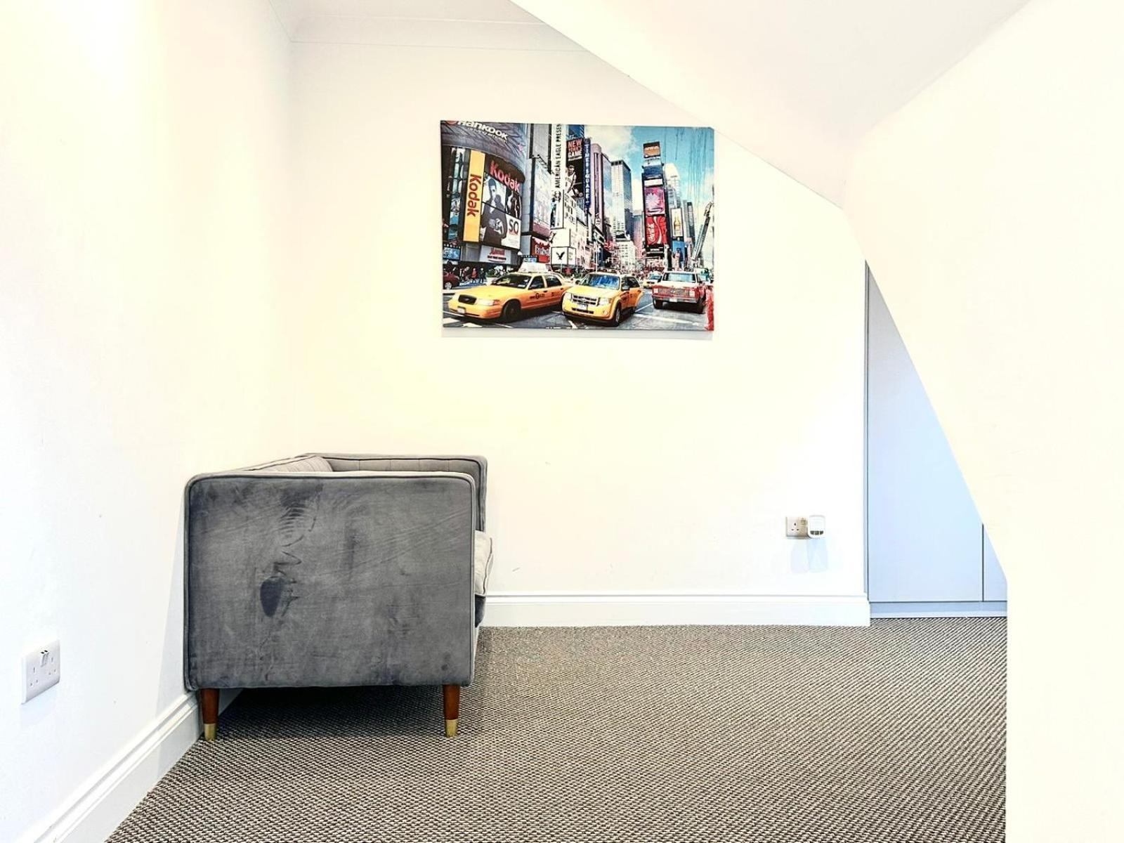 Stylish Modern, Private Apartment,15 Mins To Central London Hendon Buitenkant foto
