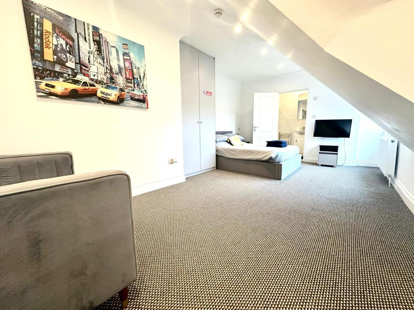 Stylish Modern, Private Apartment,15 Mins To Central London Hendon Buitenkant foto