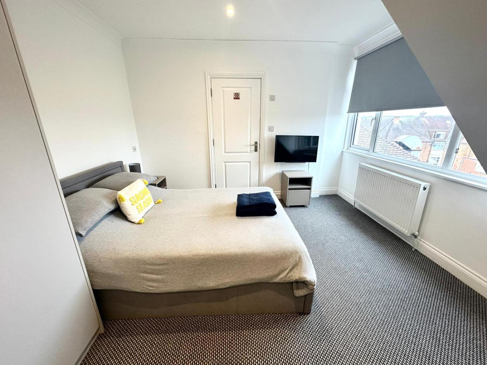 Stylish Modern, Private Apartment,15 Mins To Central London Hendon Buitenkant foto